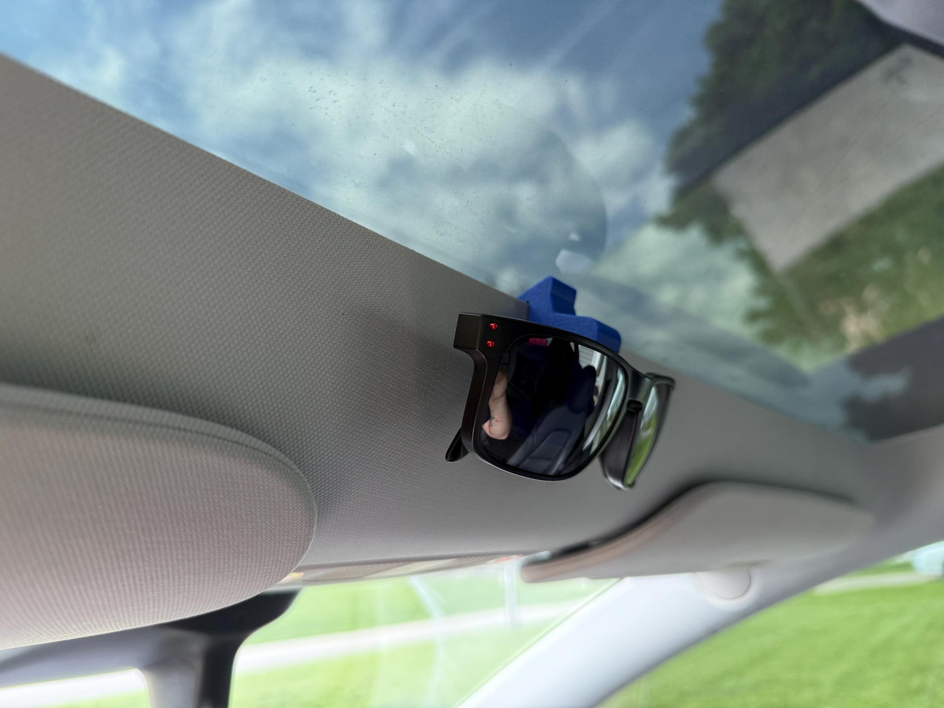 Tesla Model 3 and Model Y Sunglasses holder - clip. (Updated Design)